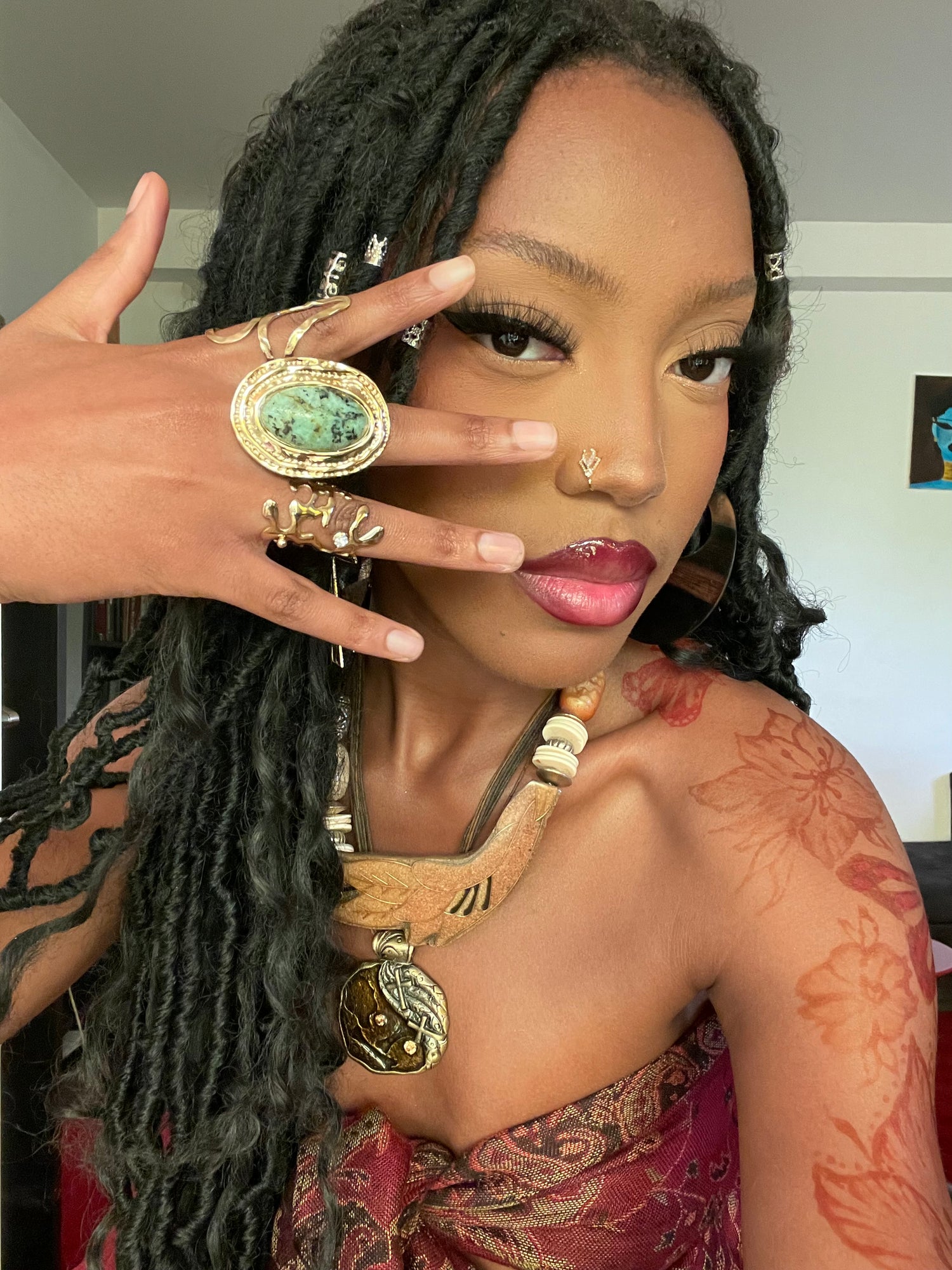 a woman who showed her rings at her hand